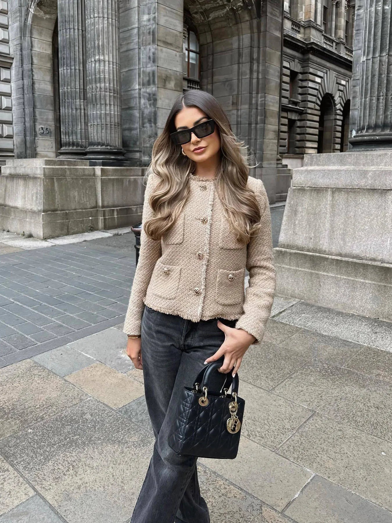 Sarah - cardigan i tweed